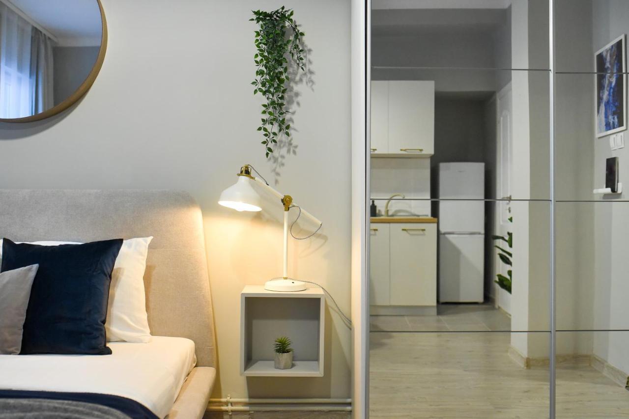 Urban Adventure For Two Apartment Bucharest Exterior photo